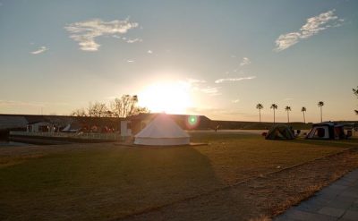 キャンプと夕日